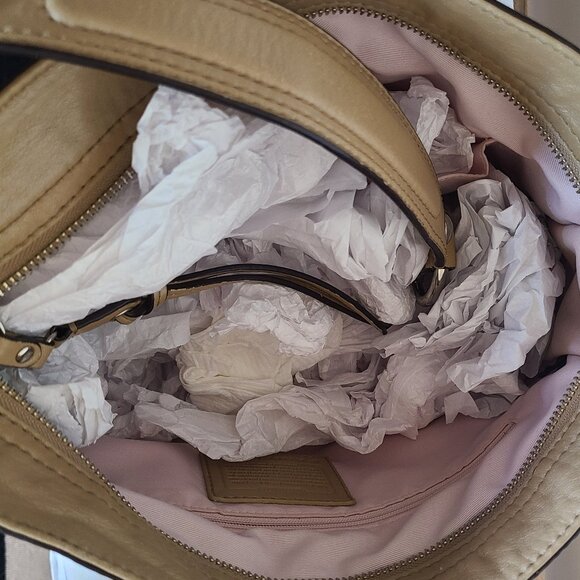 Mint Condition Y2K COACH Beige/Pearl Metallic Full Grain Leather  Shoulder Bag - Picture 9 of 10